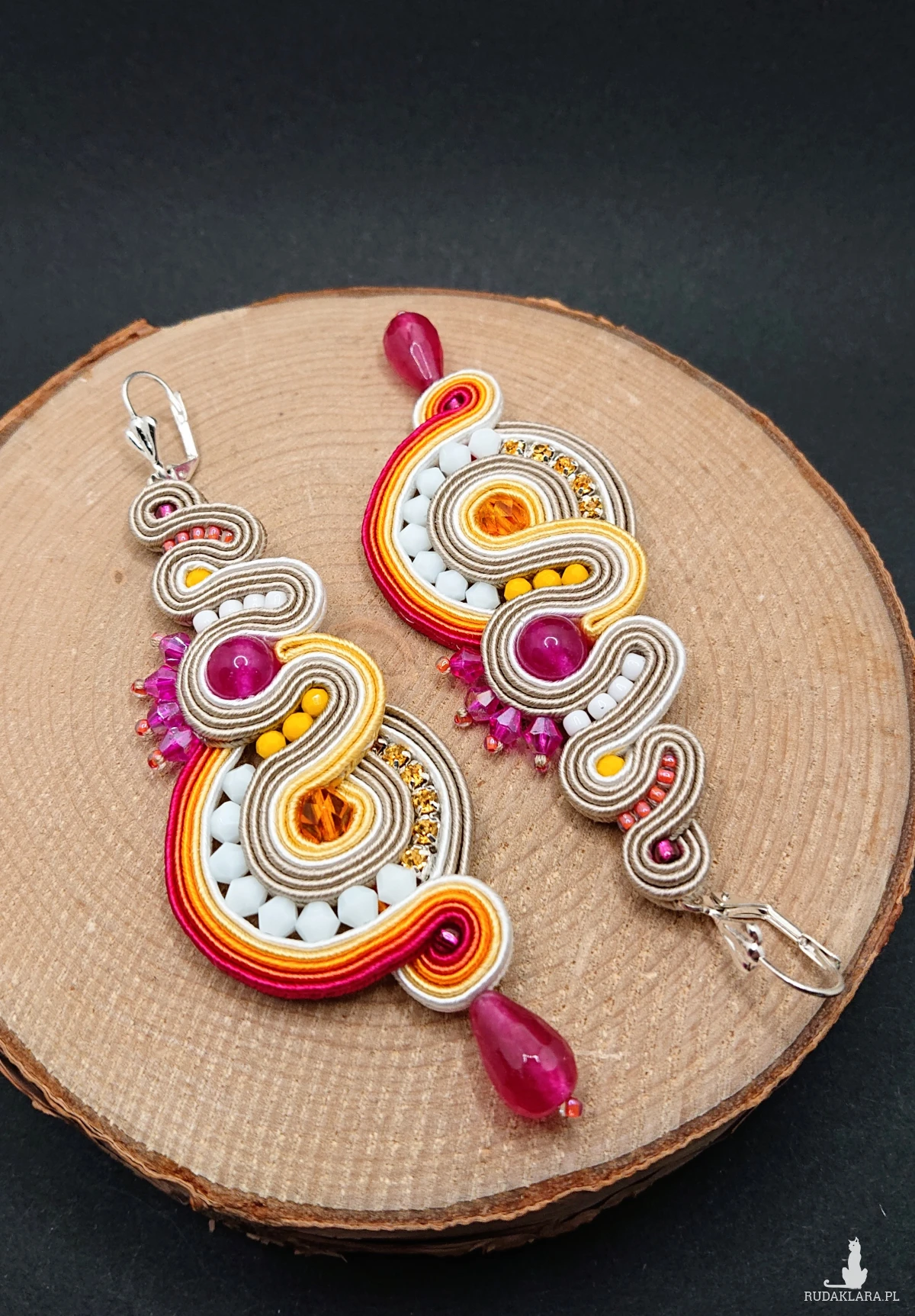 BEŻOWO-KOLOROWE KOLCZYKI SUTASZ Z JADEITAMI